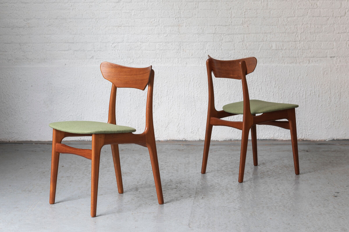 Set of 4 dining chairs by Schiønning & Elgaard with green seat