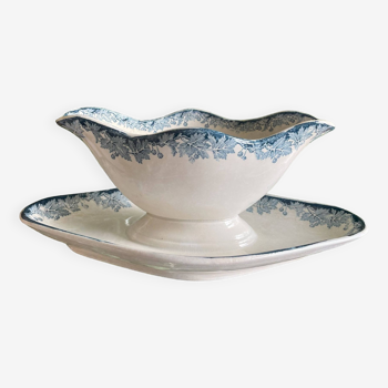 Old earthenware gravy boat from Saint-Amand & Hamage (North)