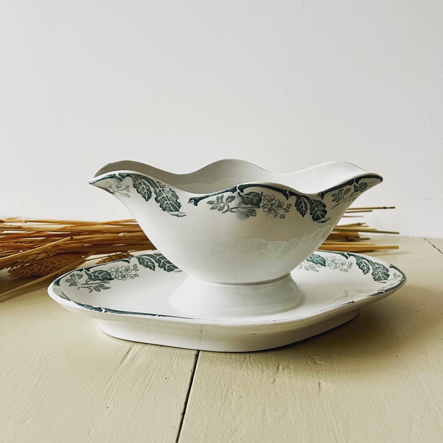 Saint Amand sauce boat