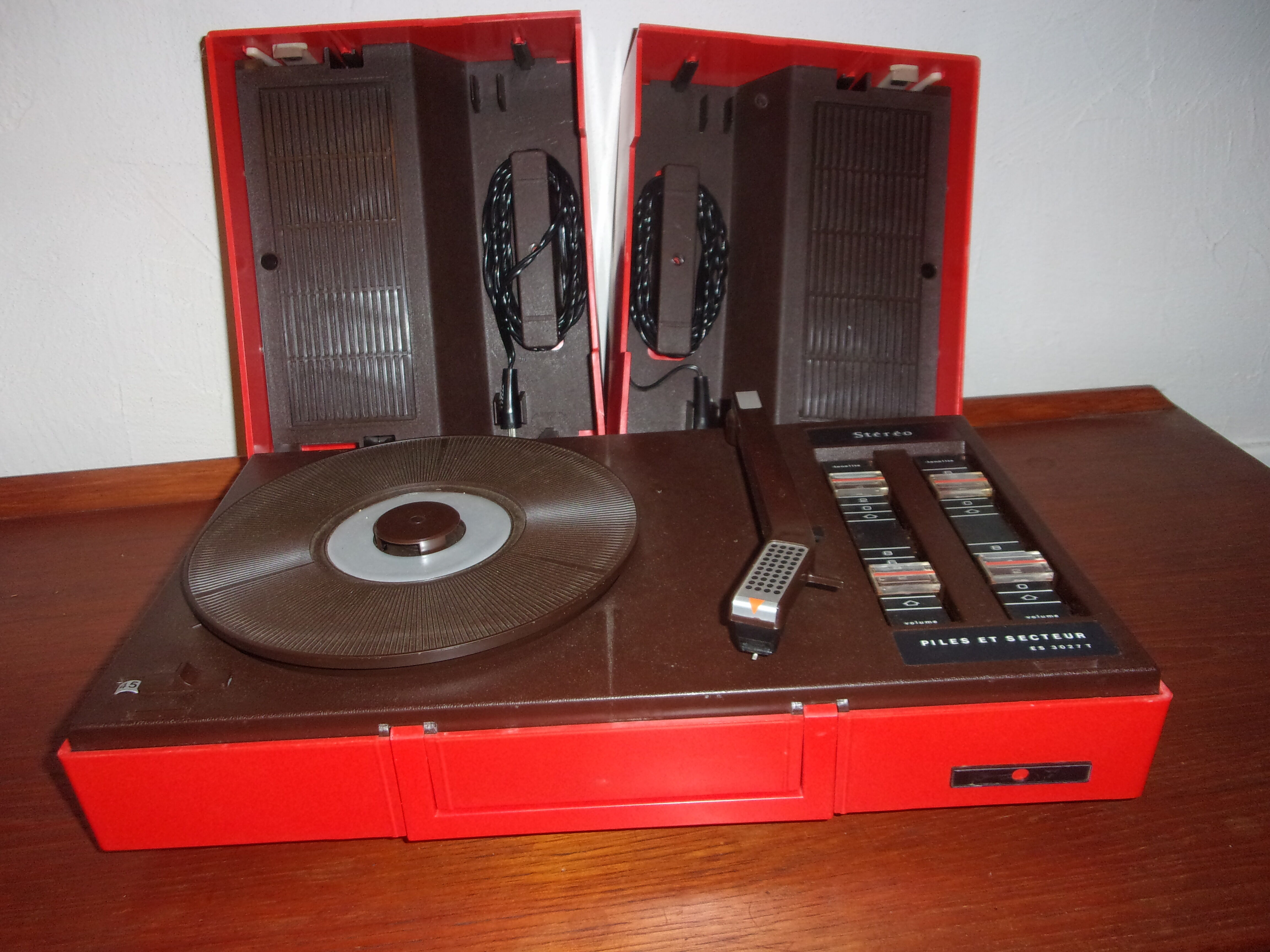 electrophone turns battery discs orange sector 1970