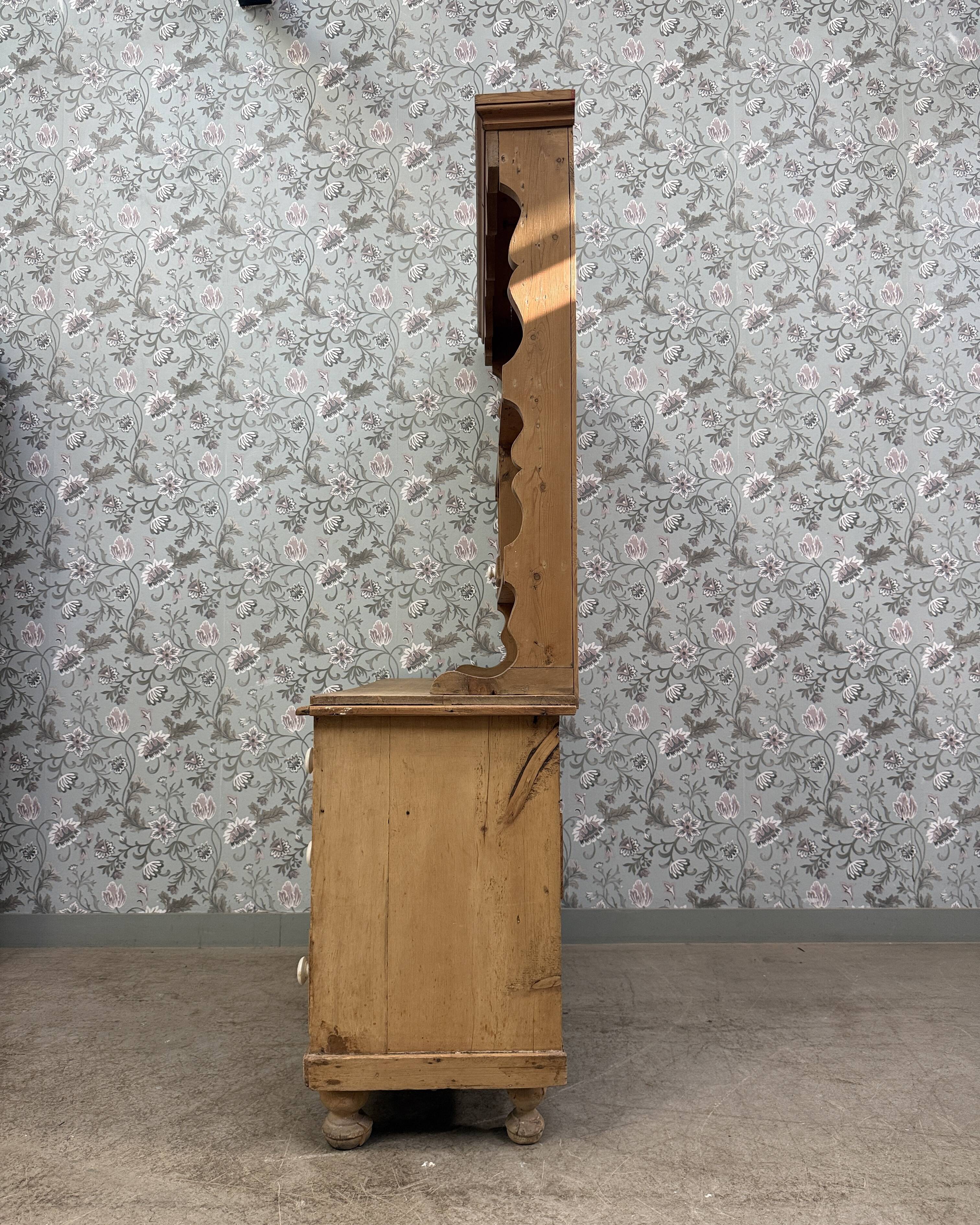 Antique English two-body buffet in solid pine (renovated)