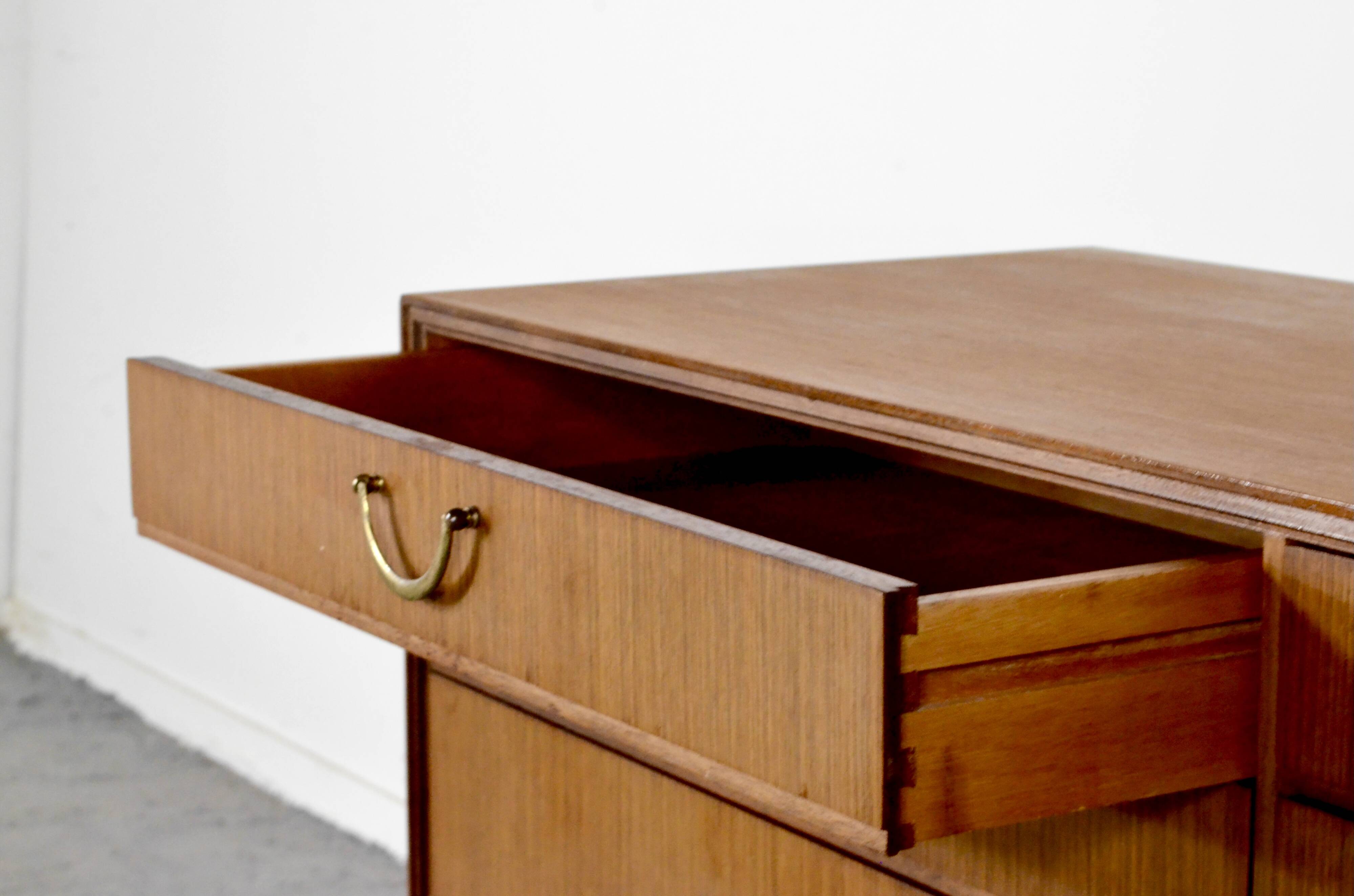 Buffet/commode Meredew du milieu du siècle en teck. Vintage