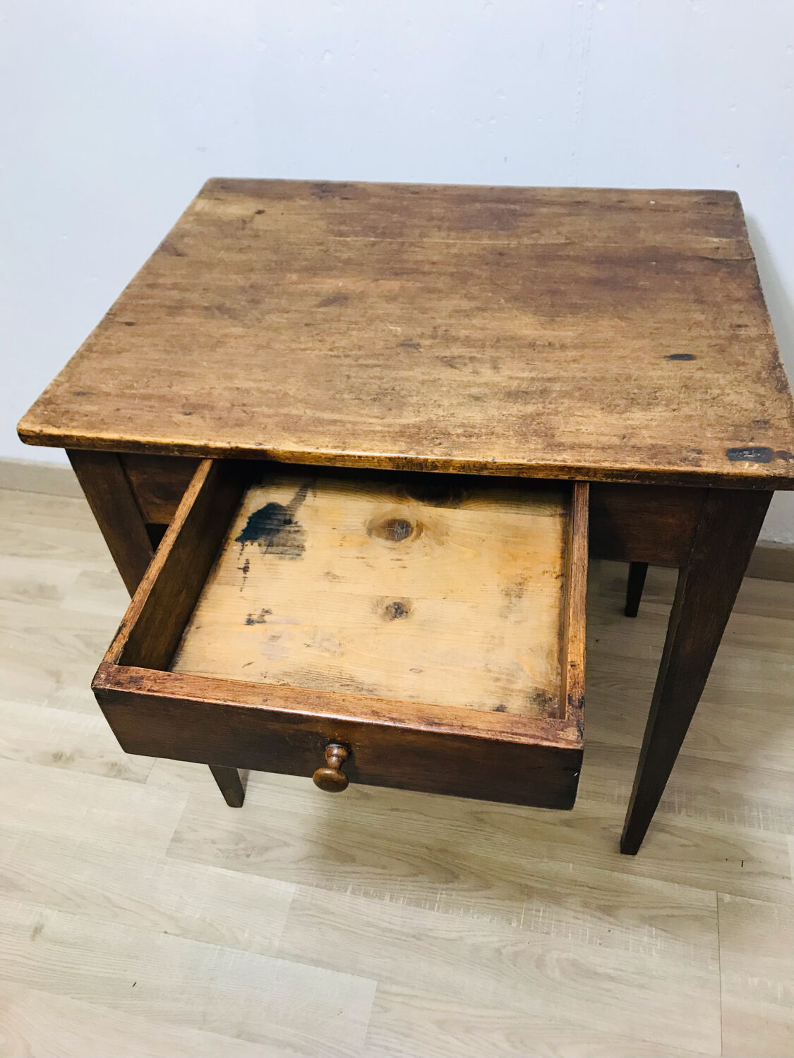 Wooden desk table
