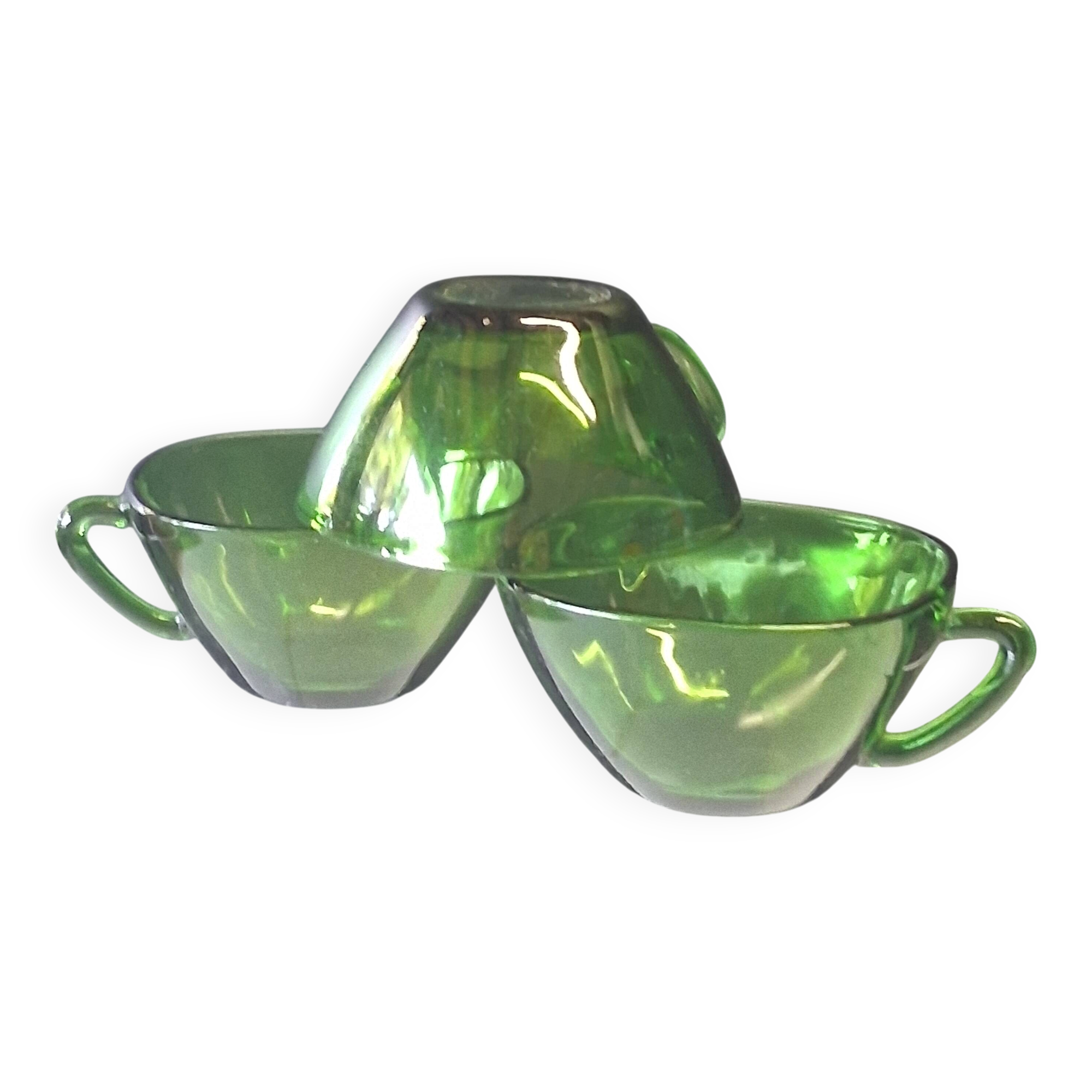 Set of 3 green glass cups from Vereco in very good condition.