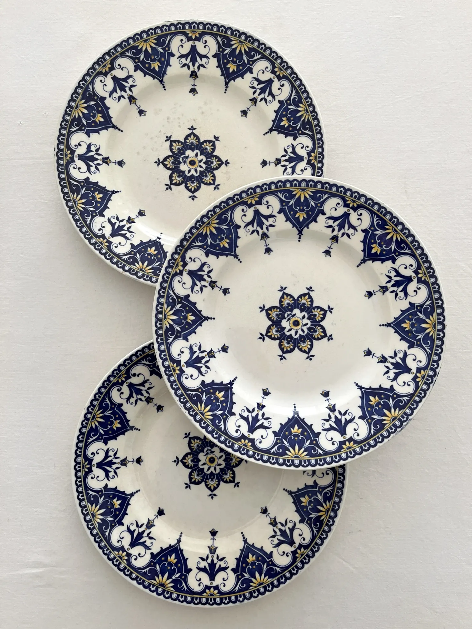 3 flat plates made of ironstone "Cluny" Sarreguemines