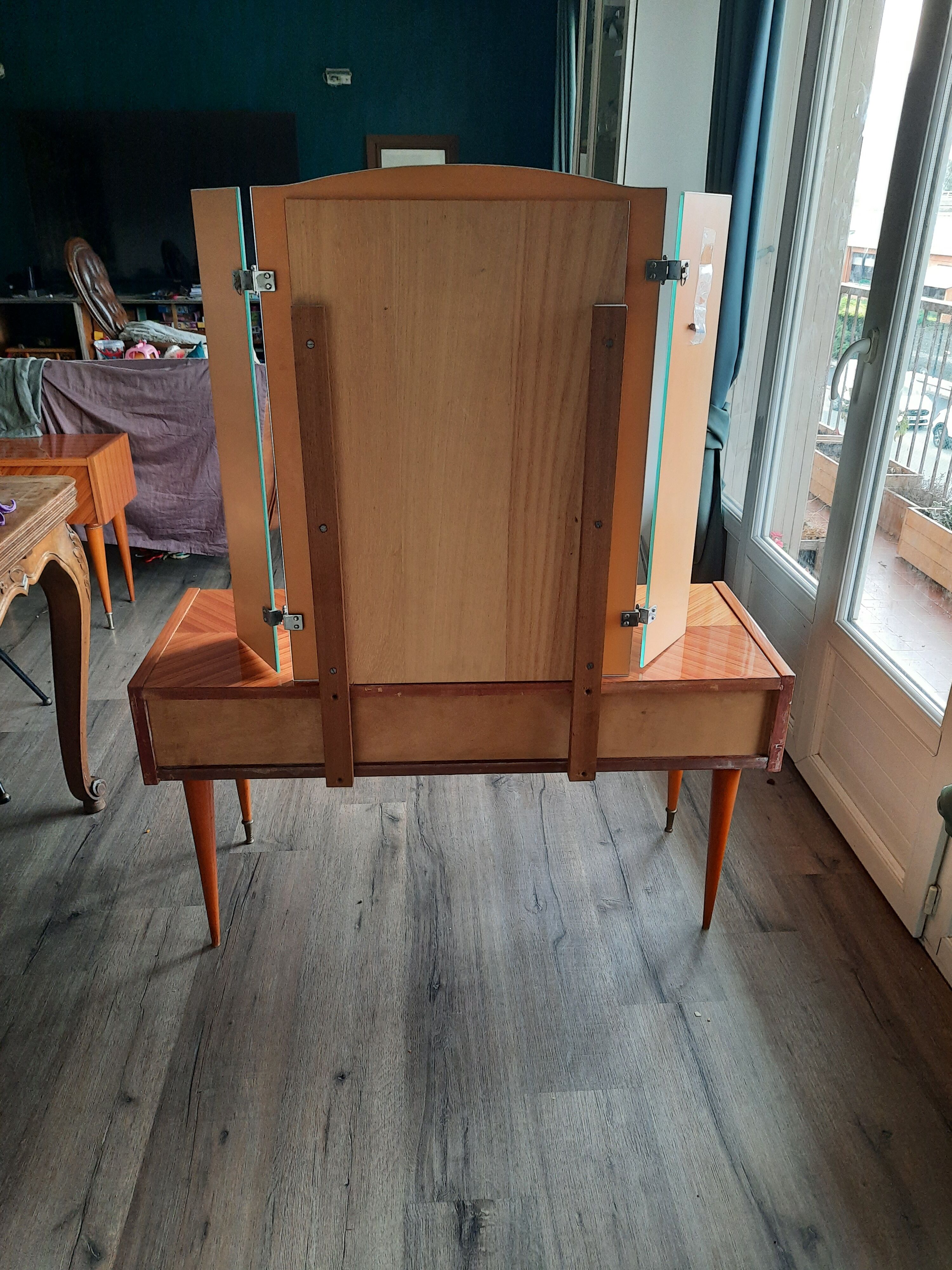 Coiffeuse des années 60