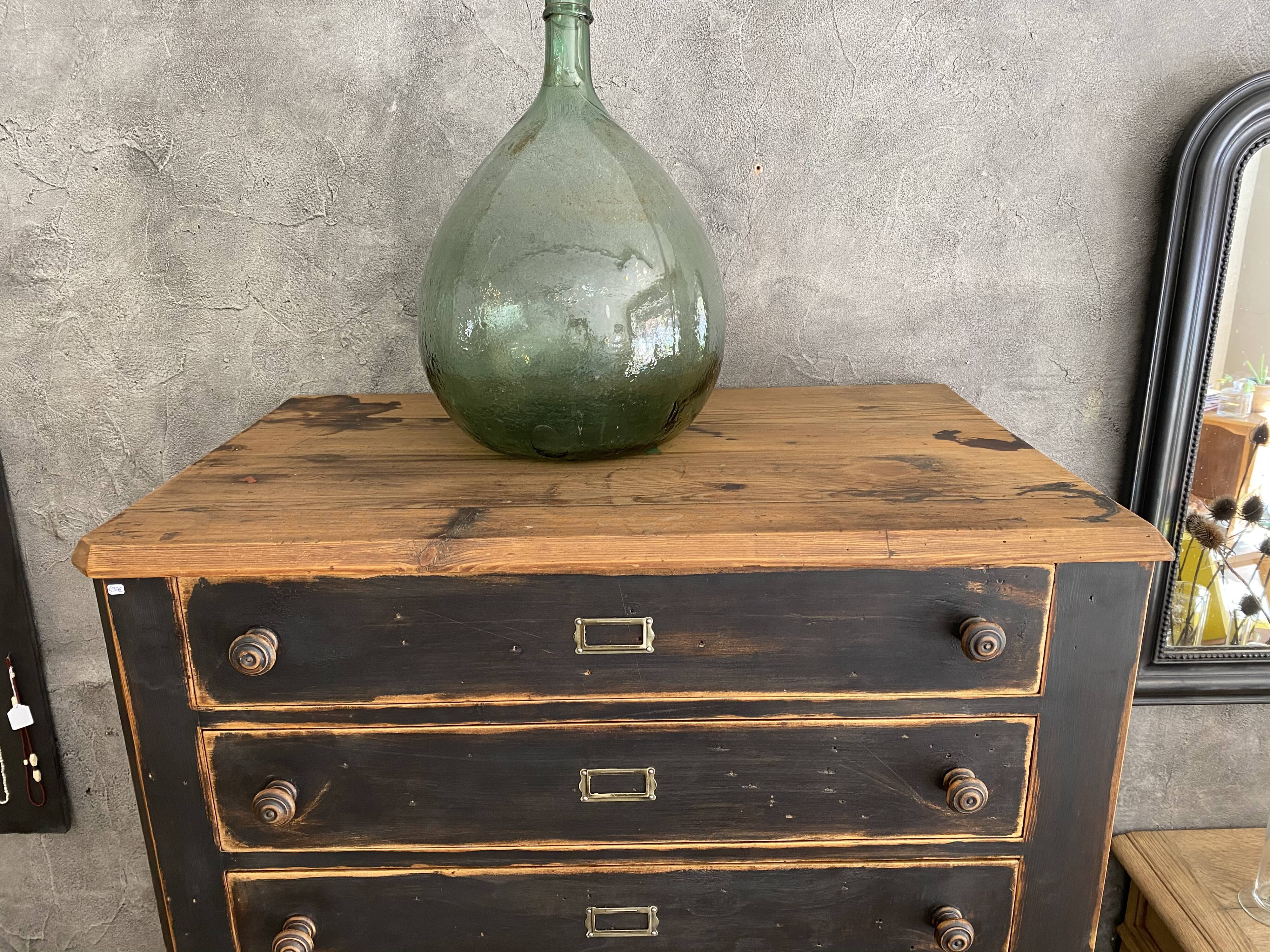 Cabinet with drawers