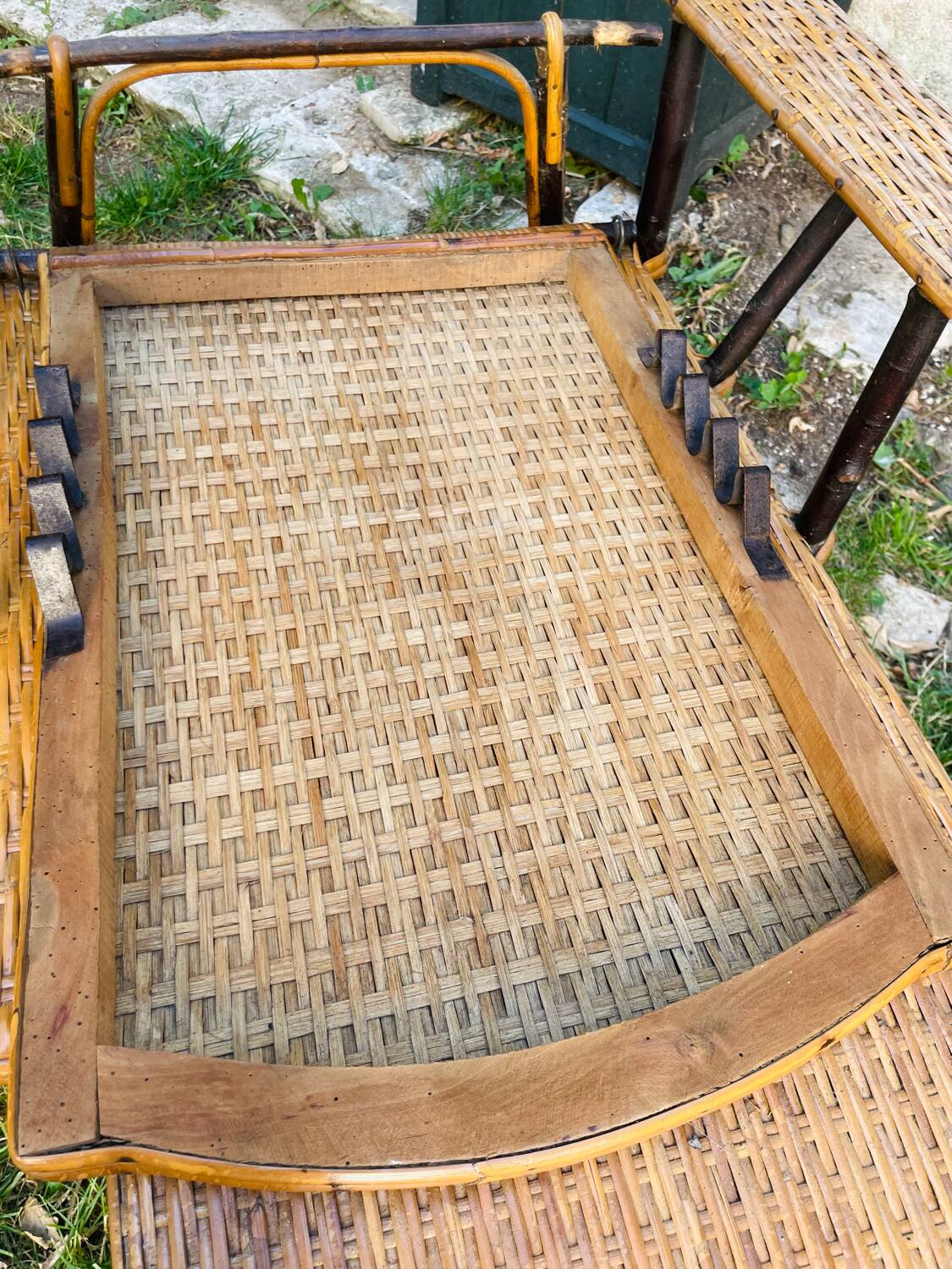 Rattan chaise longue 1920