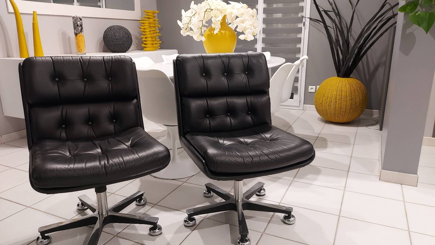 Pair of vintage Italian design leather office armchairs 1980
