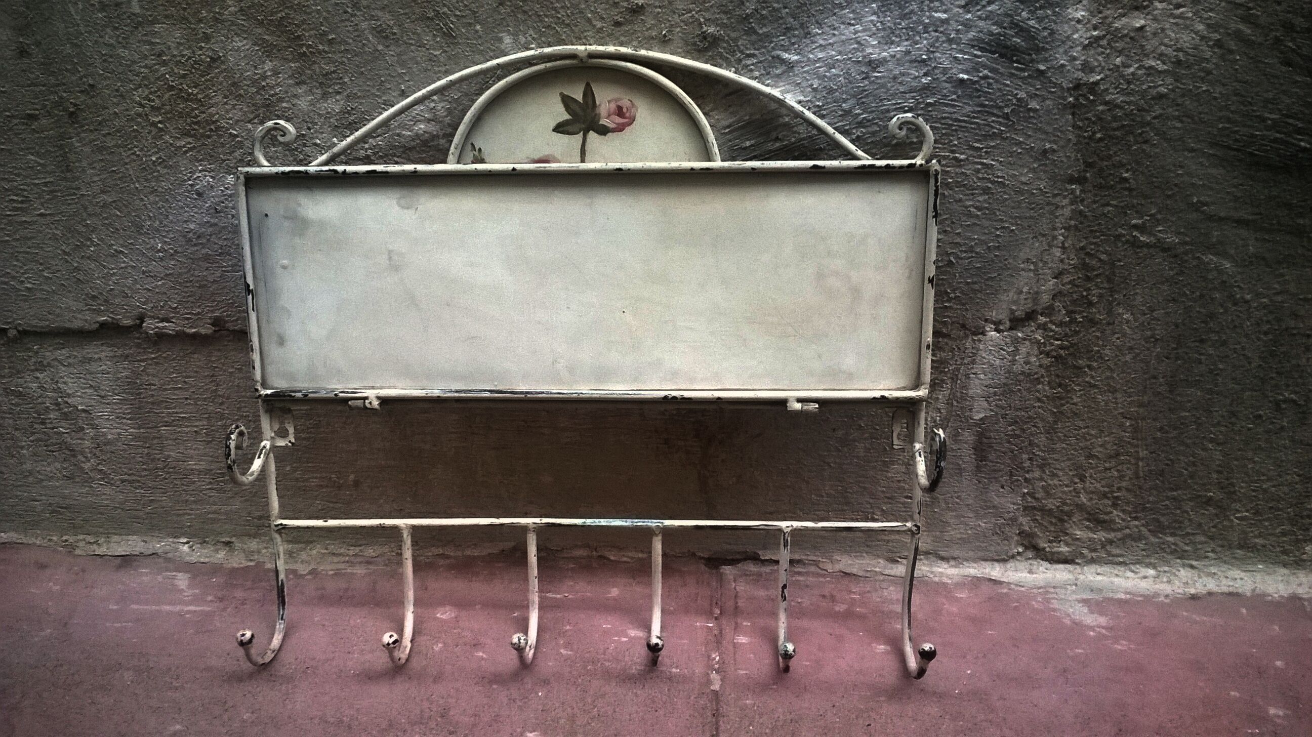 Vintage "towel-bearer" wall-carrier