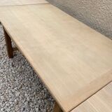 Stripped and extendable farm table