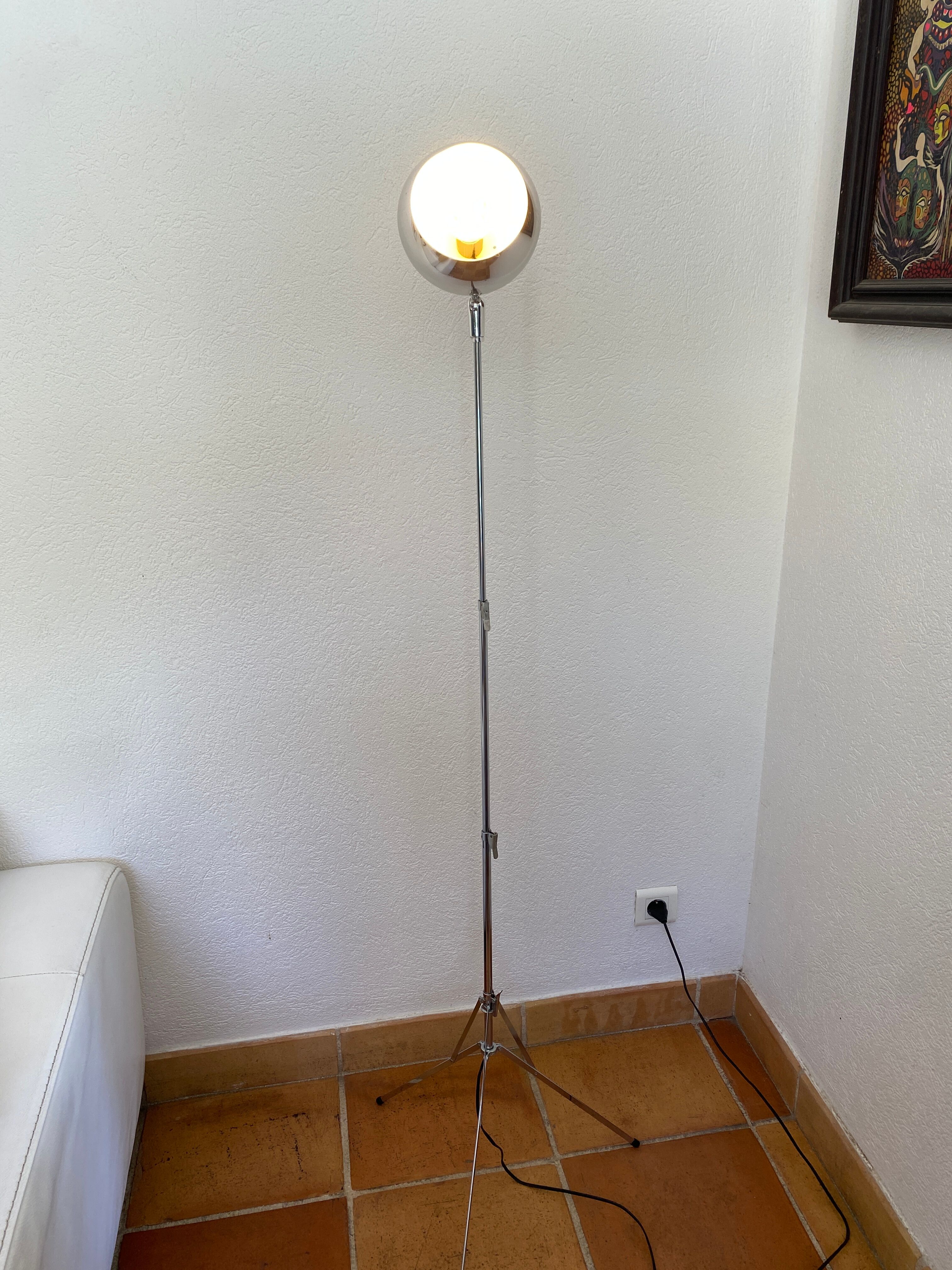 Space Age tripod floor lamp, Eyeball, adjustable