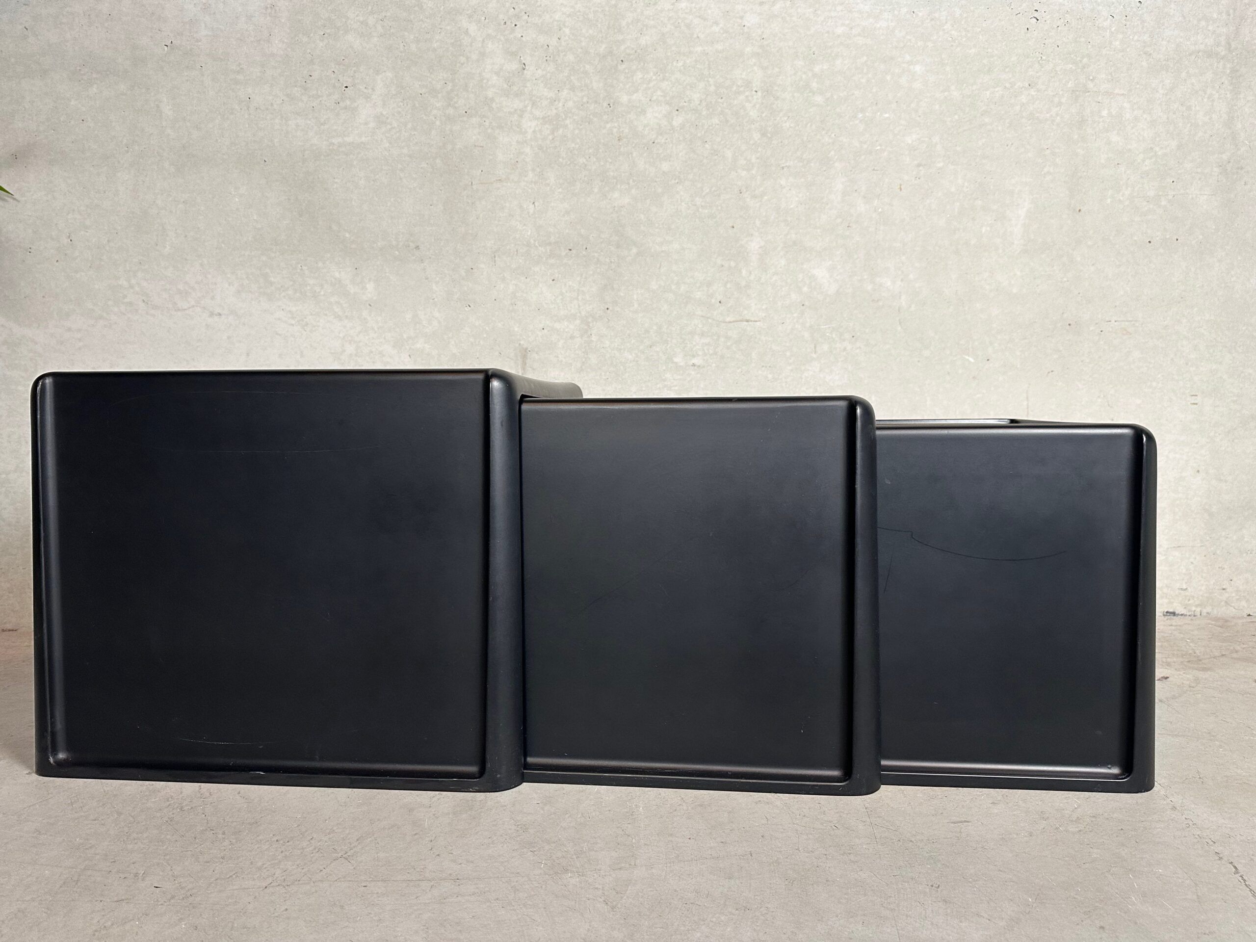 Vintage nesting tables – Peter Ghyczy