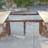 Table with central leg in solid oak, natural wood, carved base