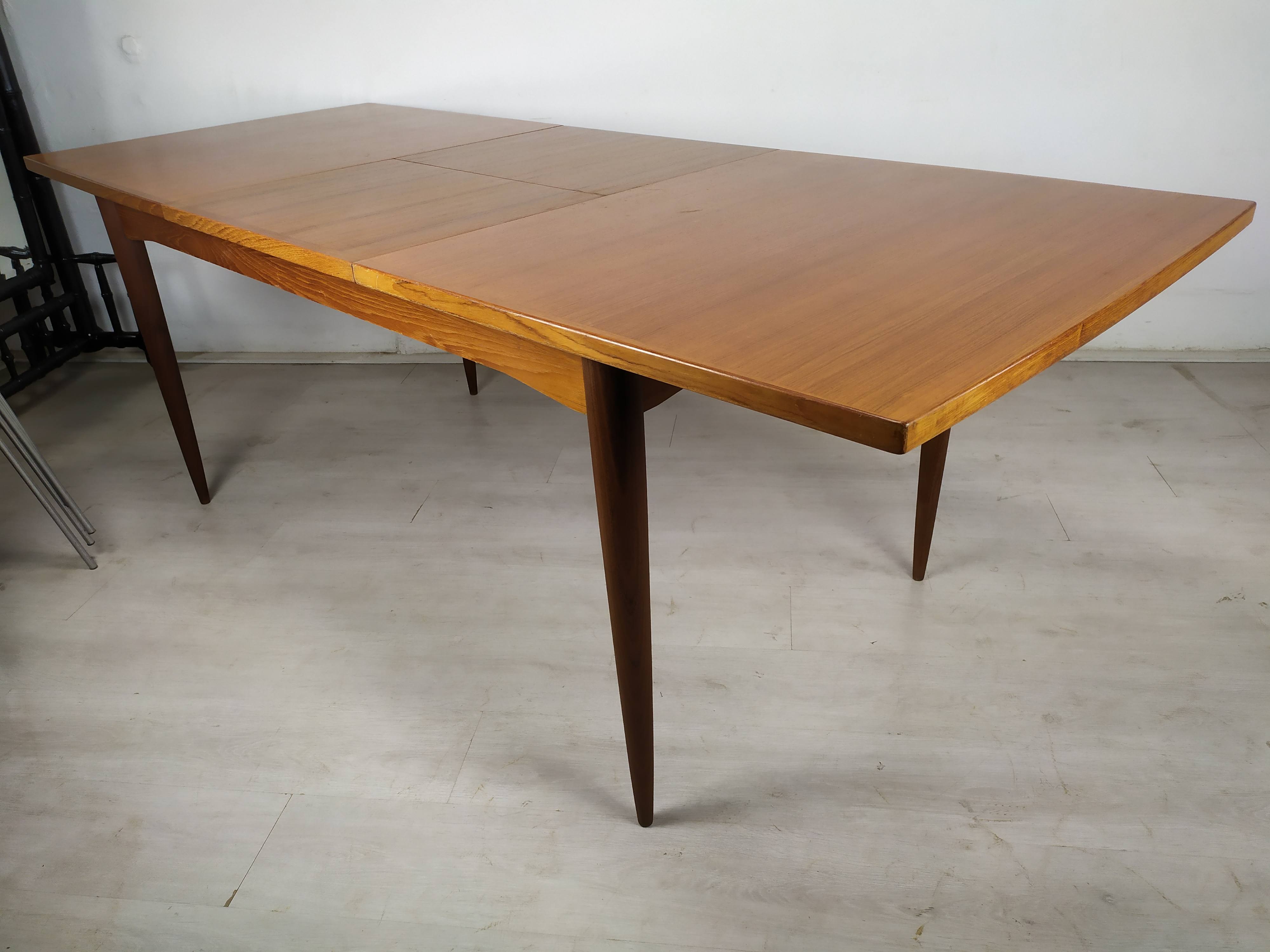 Scandinavian extendable table teak