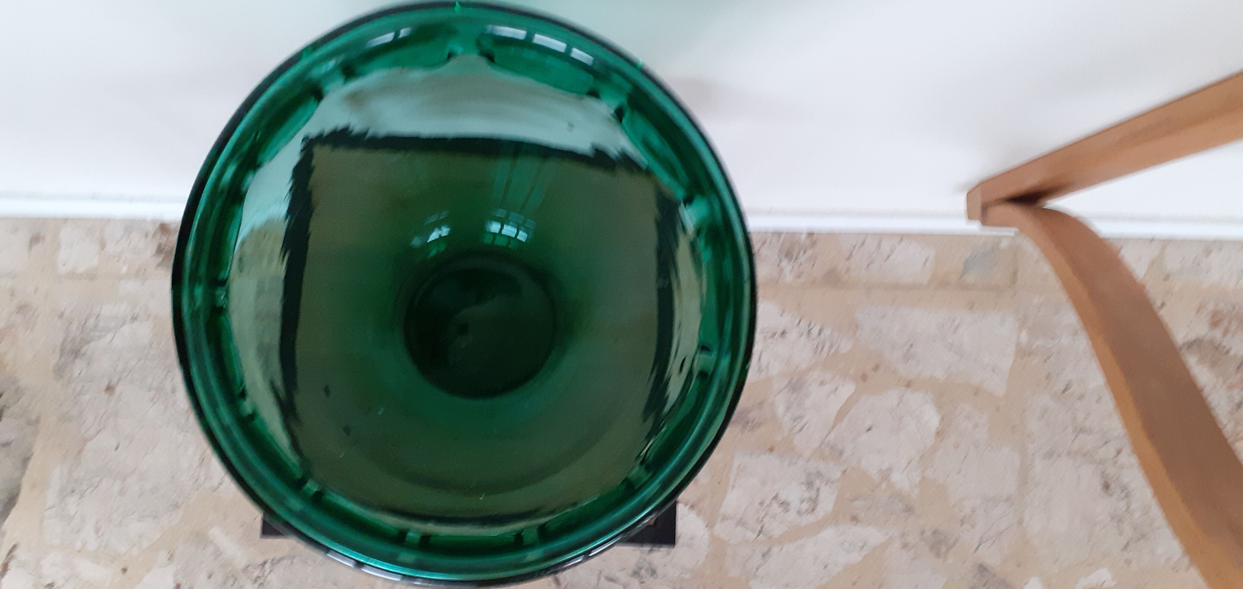 Green pot cache vase in blown glass
