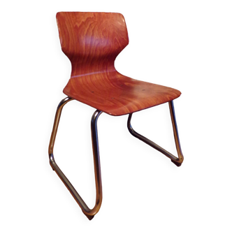 Chaise enfant Flöttoto par Adam Stegner en pagwood
