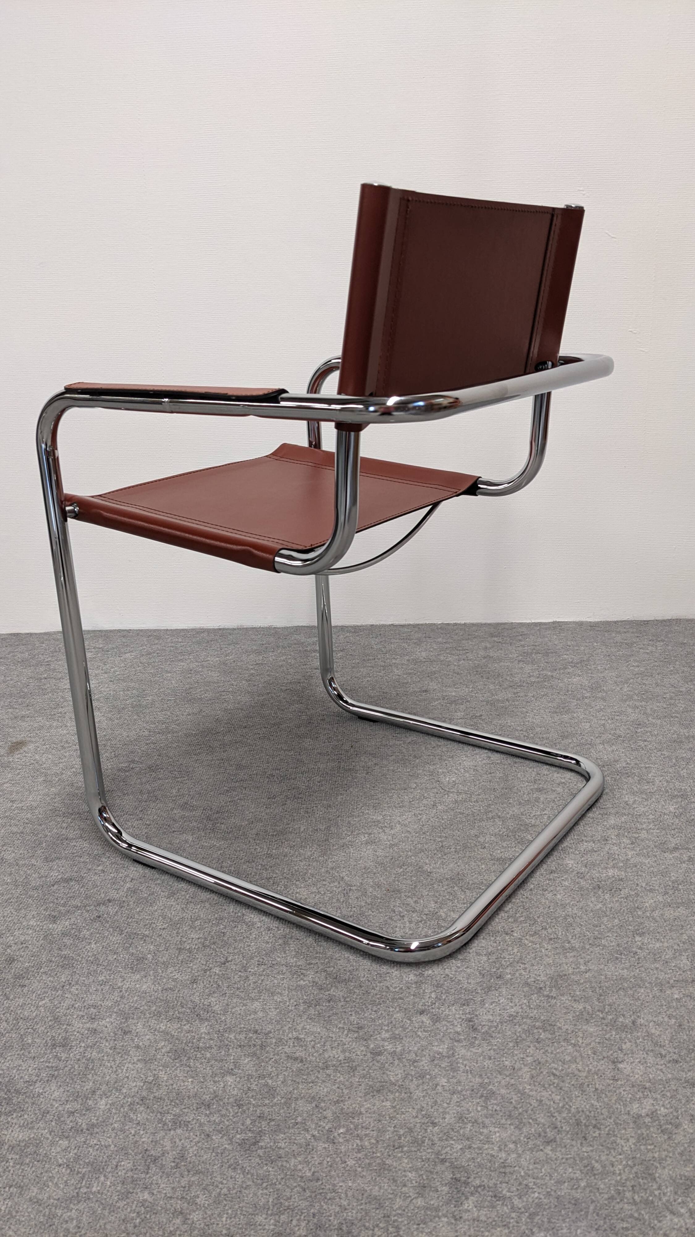 Série de 8 fauteuils cantilever modèle MG5 Made in Italy