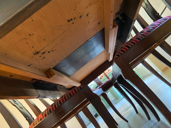 Table de salle à manger et 6 chaises Art déco