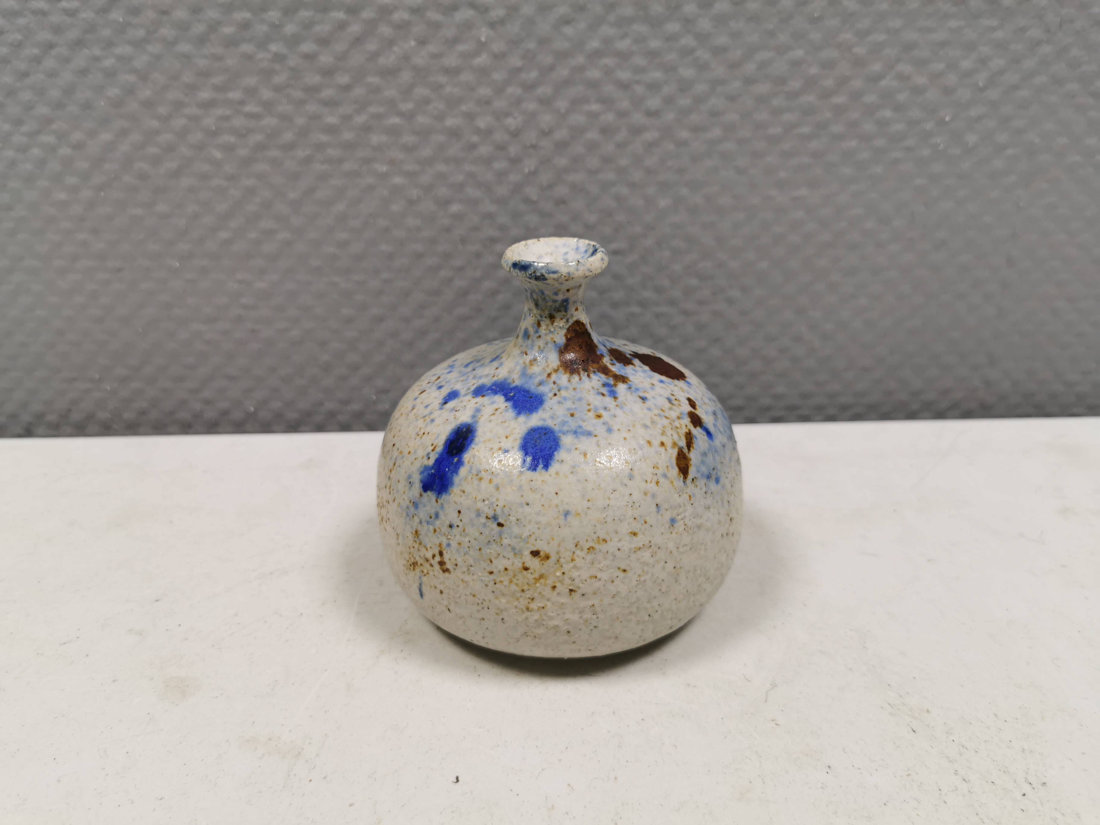 Magnifique vase issu de l'œuvre de Ryagården, 1977, Danemark.