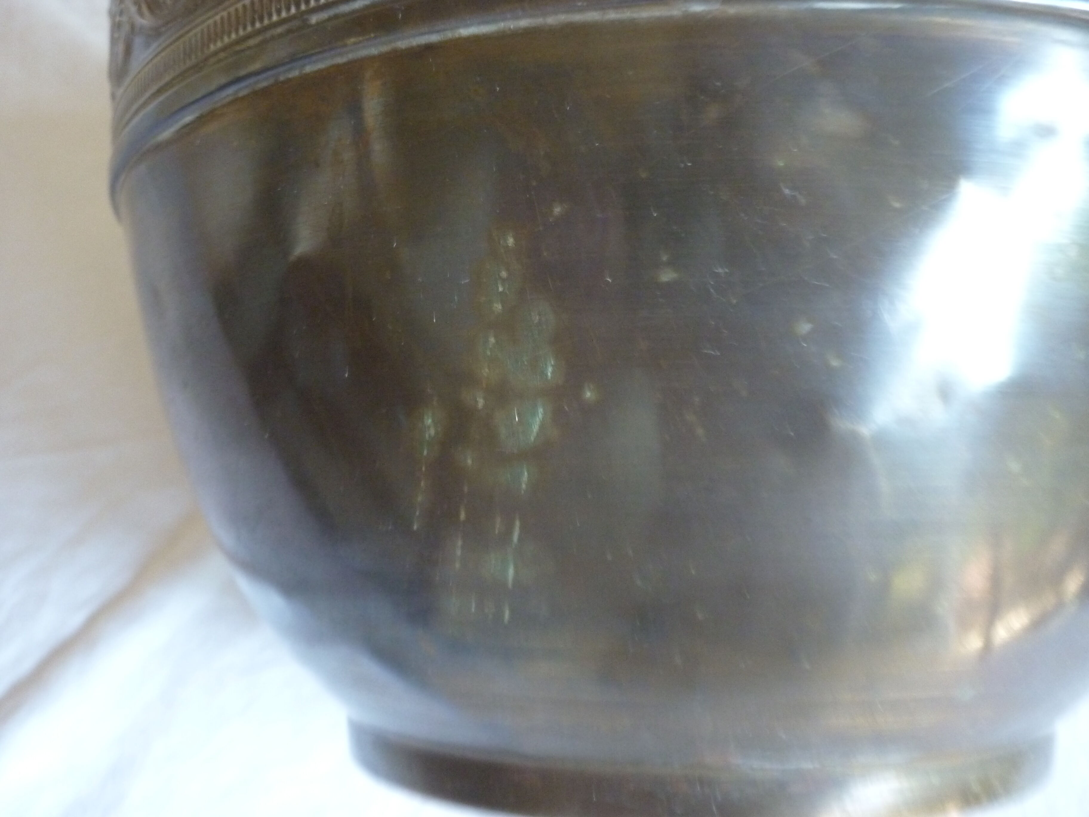 Cache pot brass floral décor