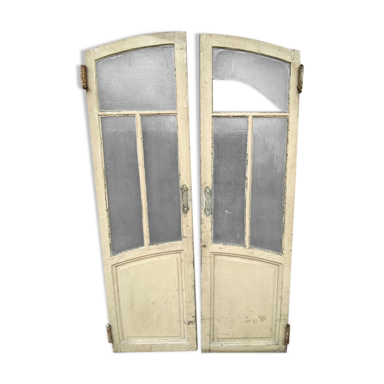 Double door old thermal establishment