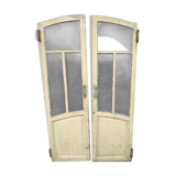 Double door old thermal establishment