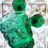 Set of 3 small glasses in Porto on foot. Green and gold glasses. Vintage. Vintage dishes. Art of the table