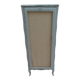 Armoire vintage réenchantée en vert de gris.