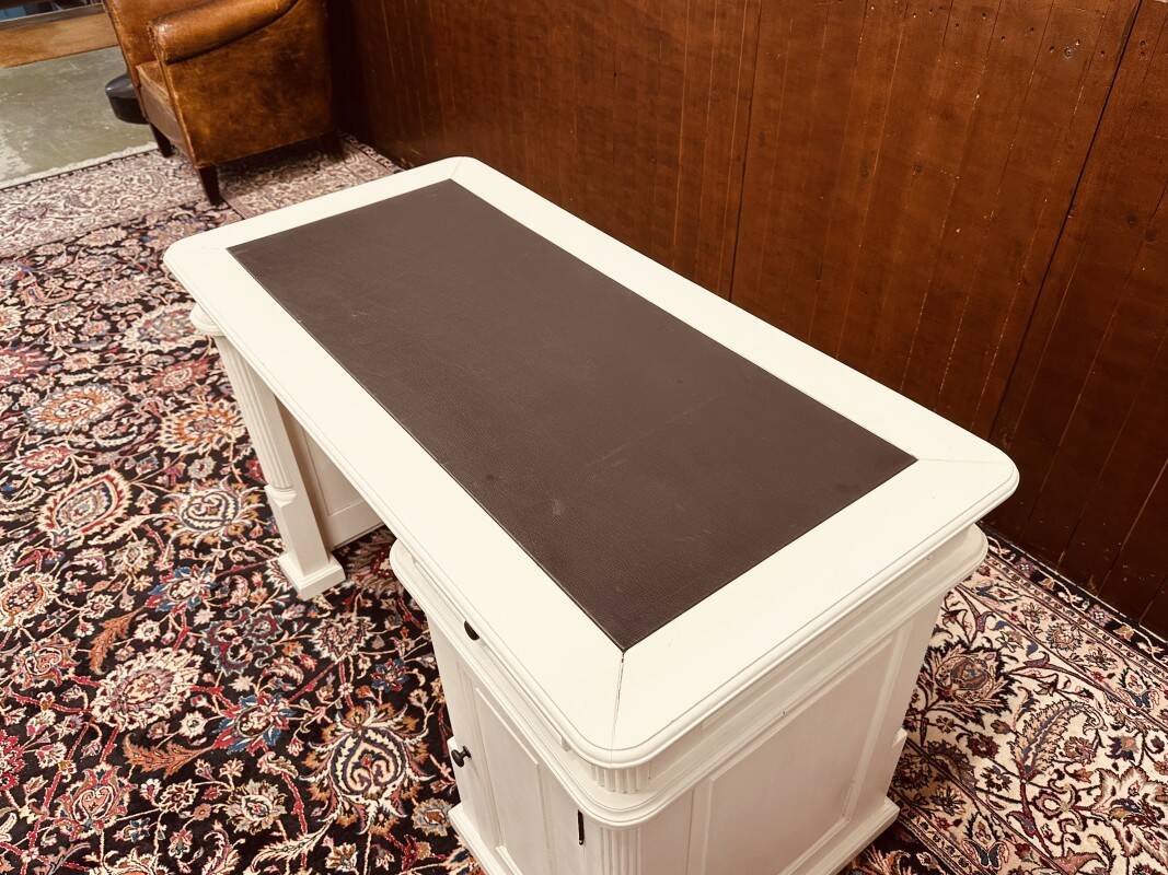 Bureau blanc classique anglais