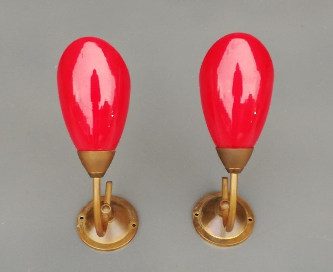 Pair of 60s sconces in brass and opaline