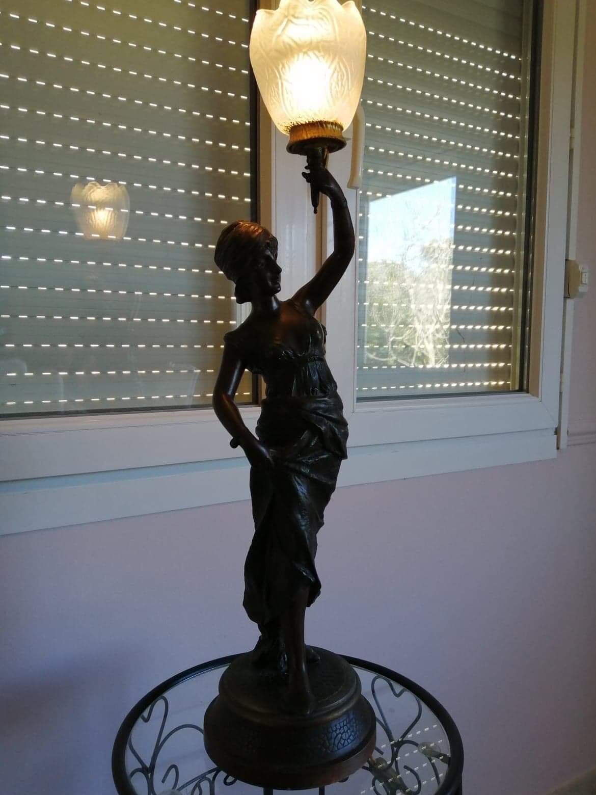 Art deco lamp