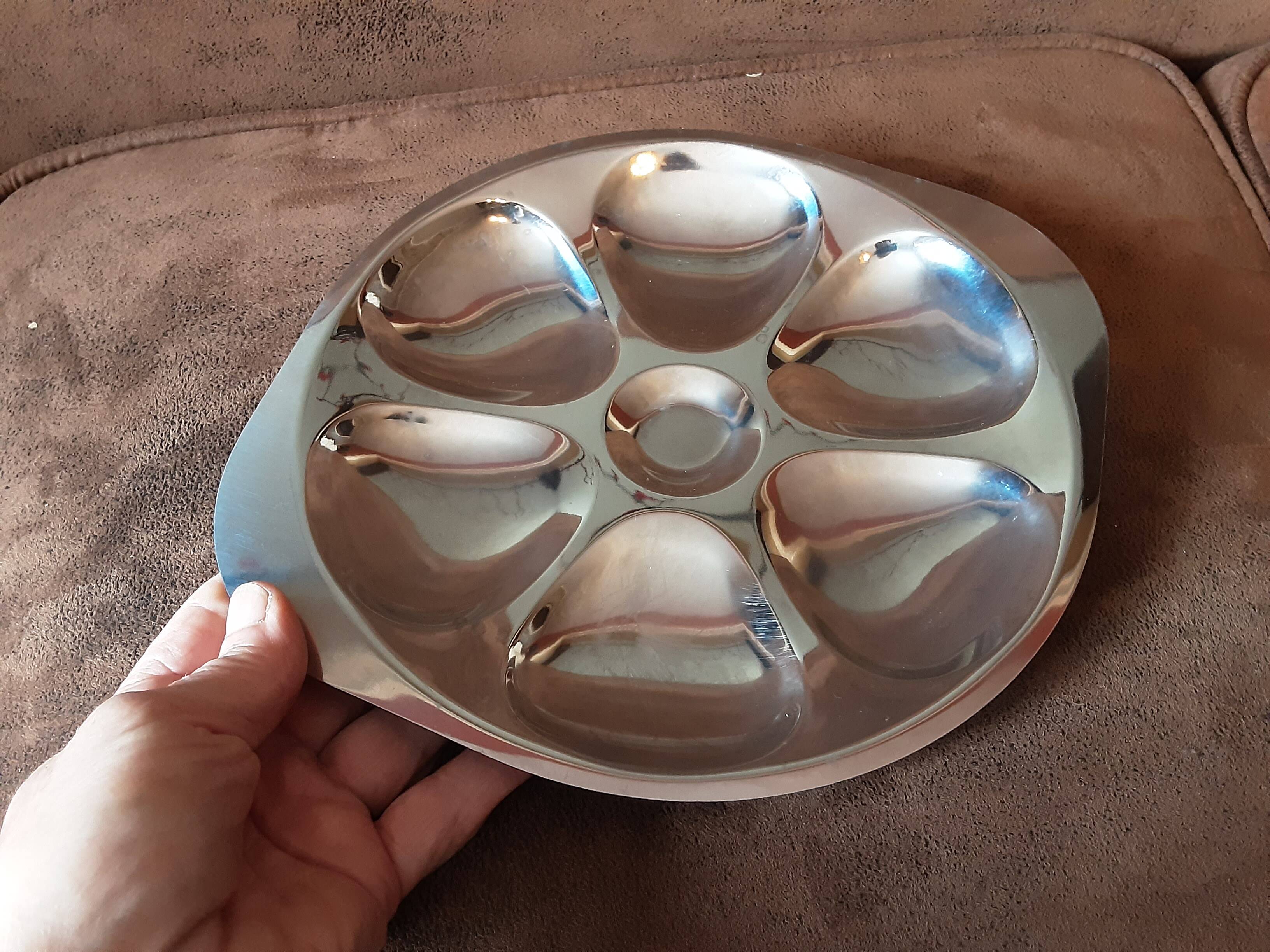 Set of 4 metal oyster plates
