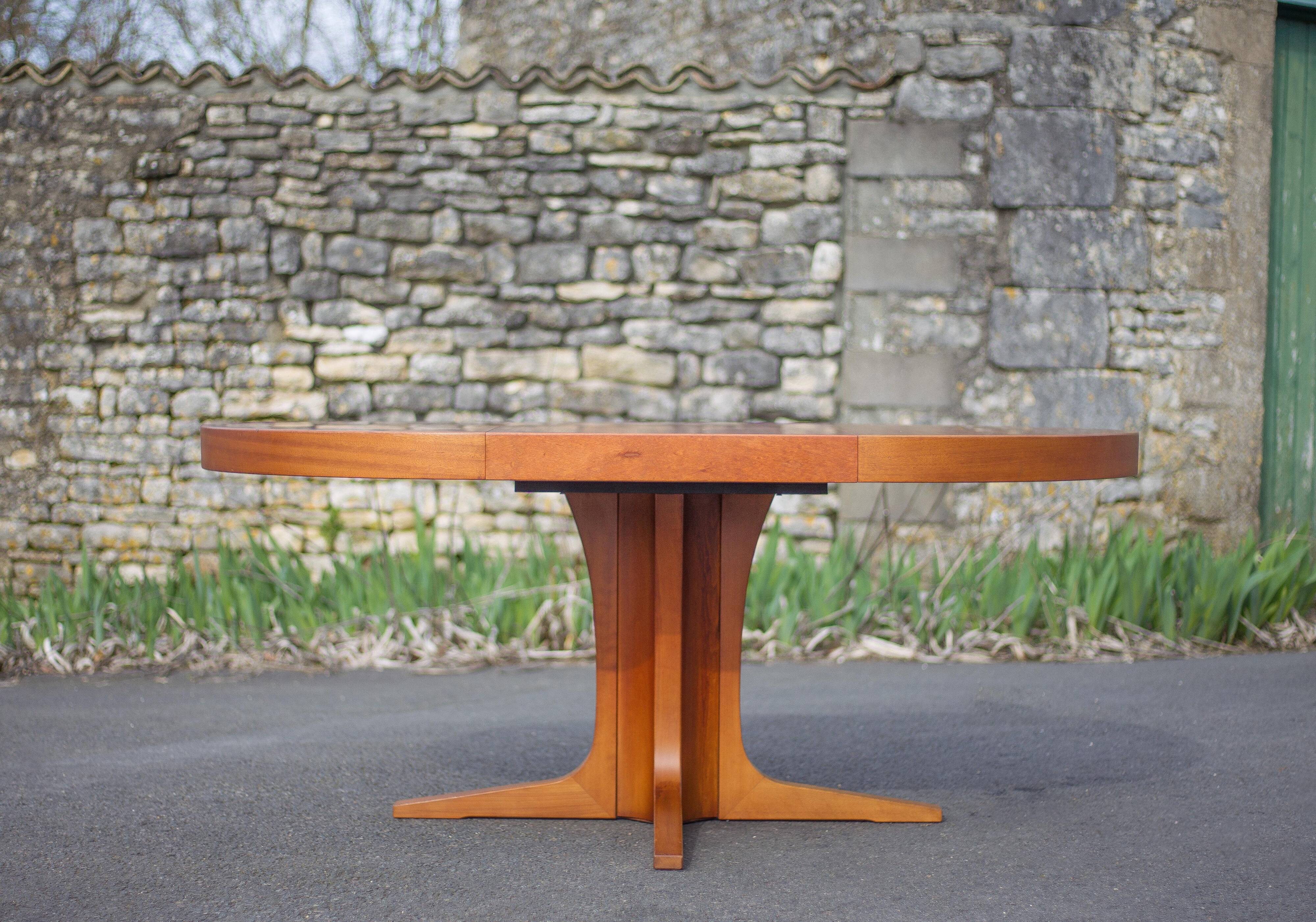 Round wooden table with 3 extensions, table with central star foot, dining table, living room table