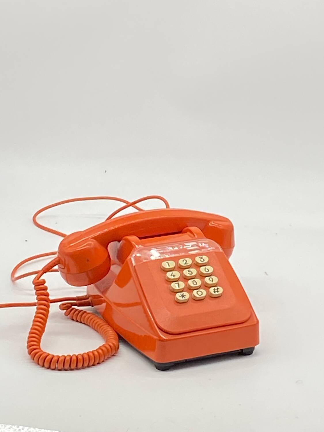Vintage button telephone, Socotel S63, orange 🧡, 1984,