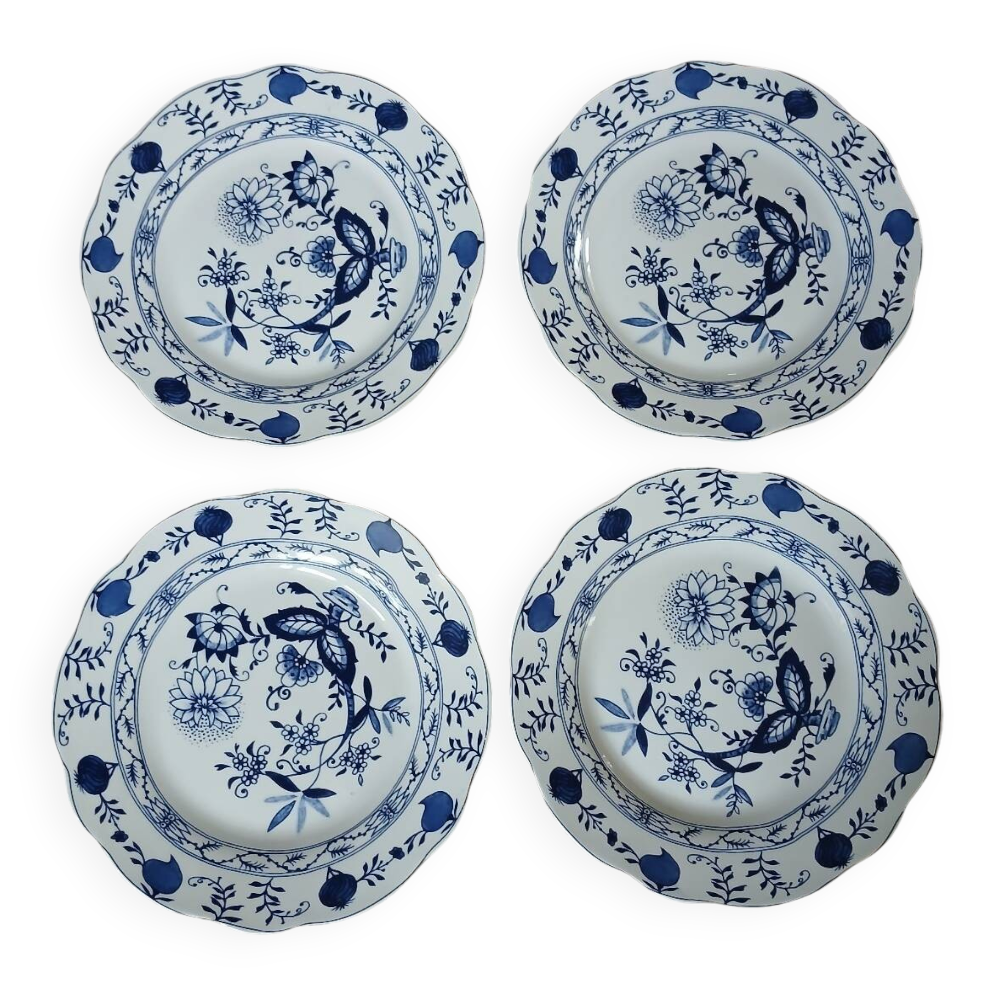 4 Royal Boch dessert plates 