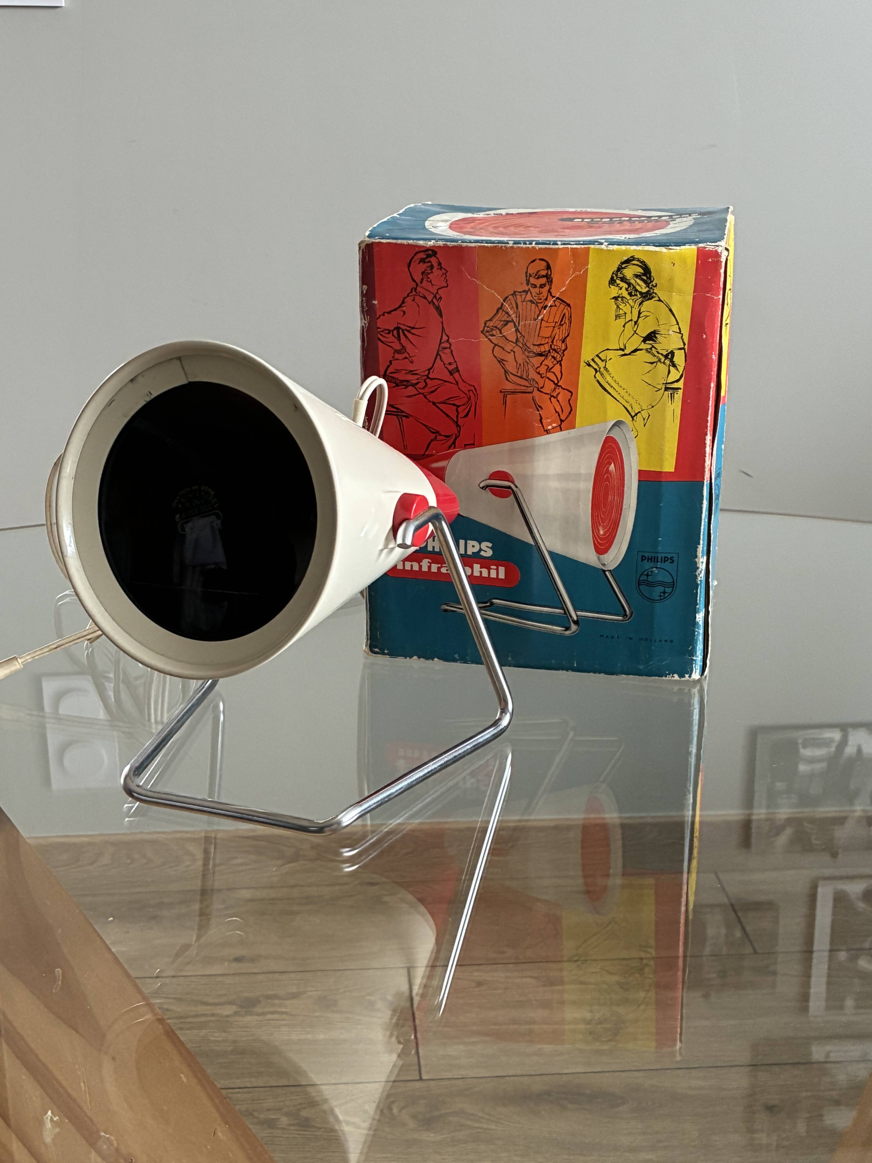 Philips Infraphil KL 7500 infrared lamp with original box.