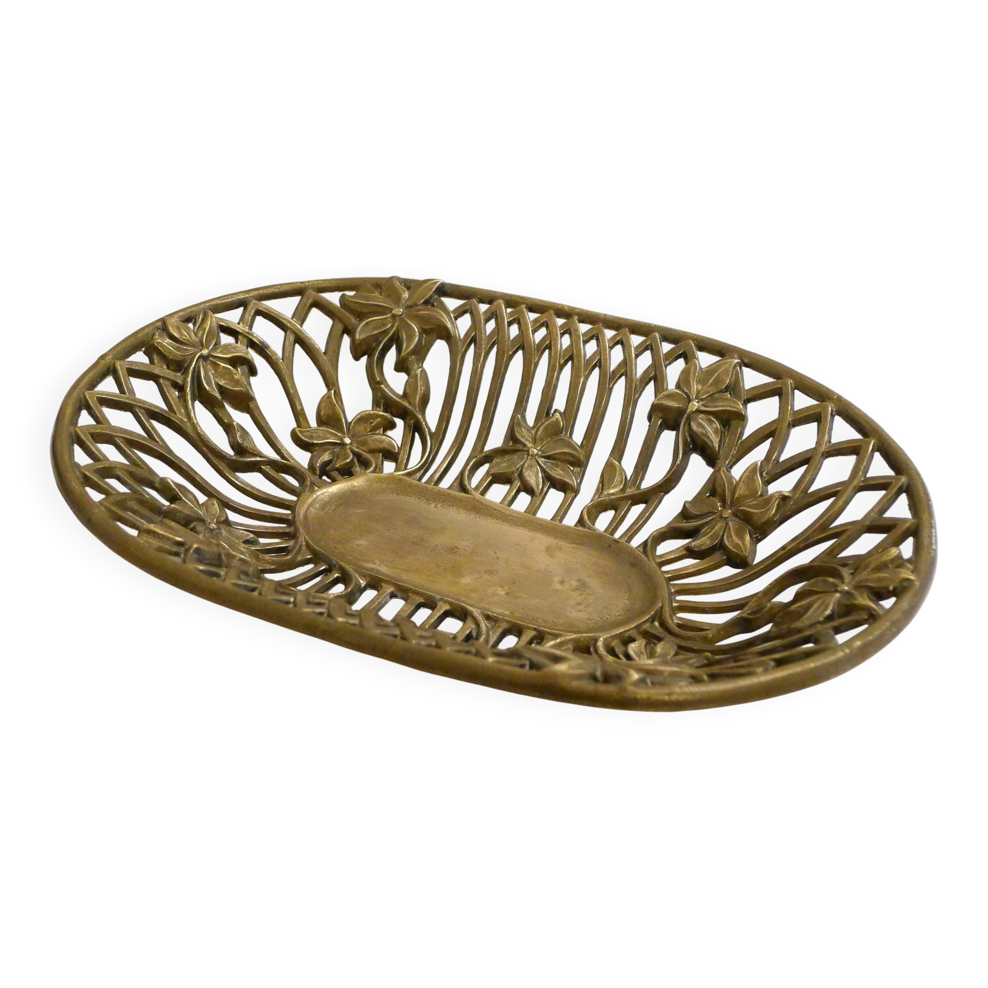 Openwork Art Nouveau basket in gilded brass