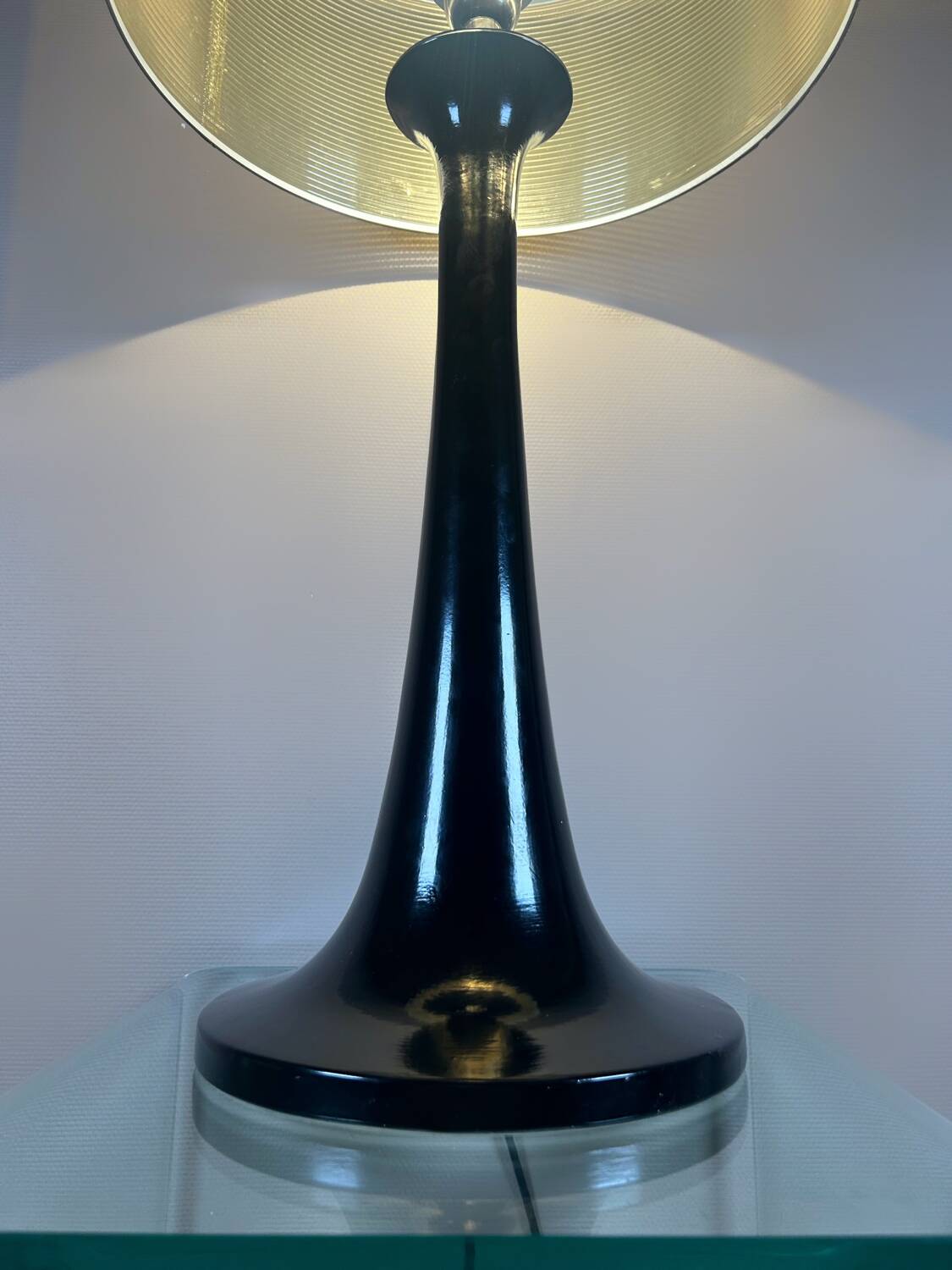 Large 80s designer tulip foot lamp