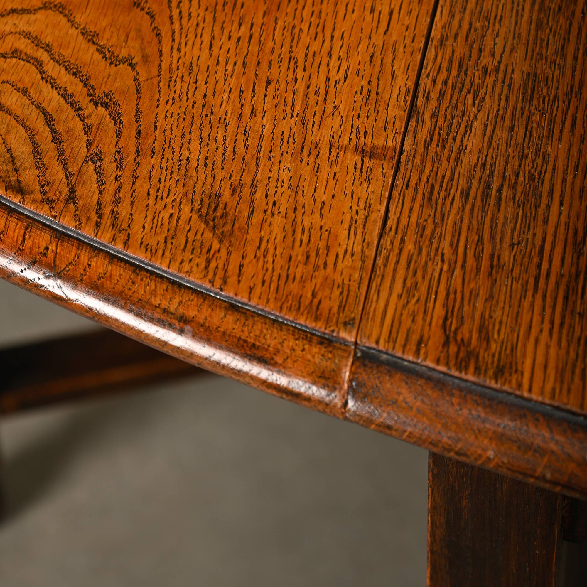 Antique English oval Gateleg Table in solid Oak, Late 19th Century