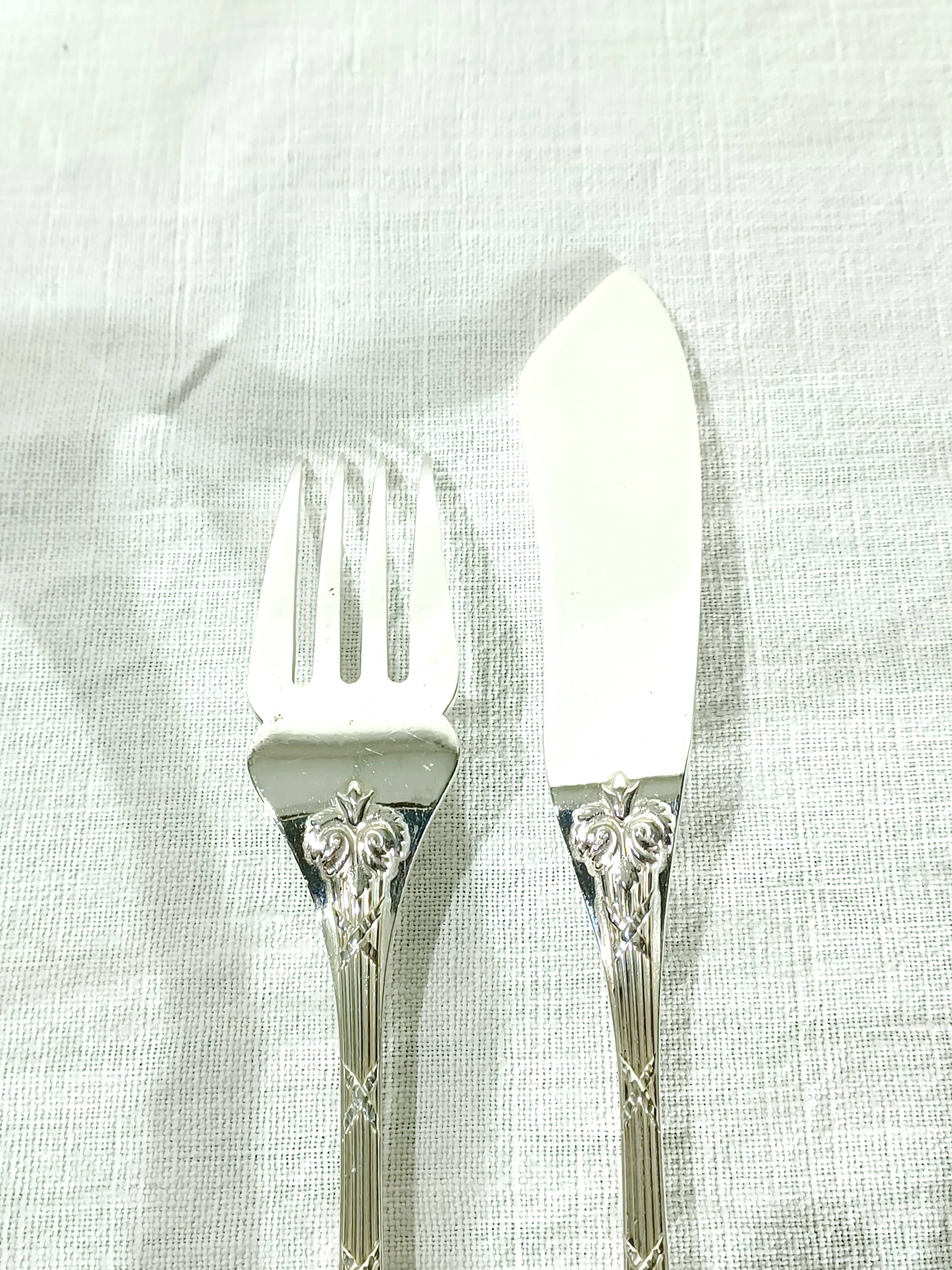 Christofle – 12-piece silver-plated fish cutlery set