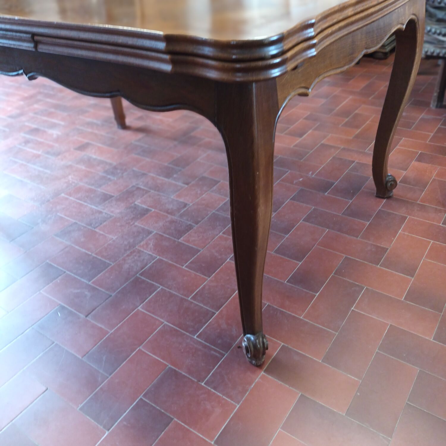 Versailles parquet table