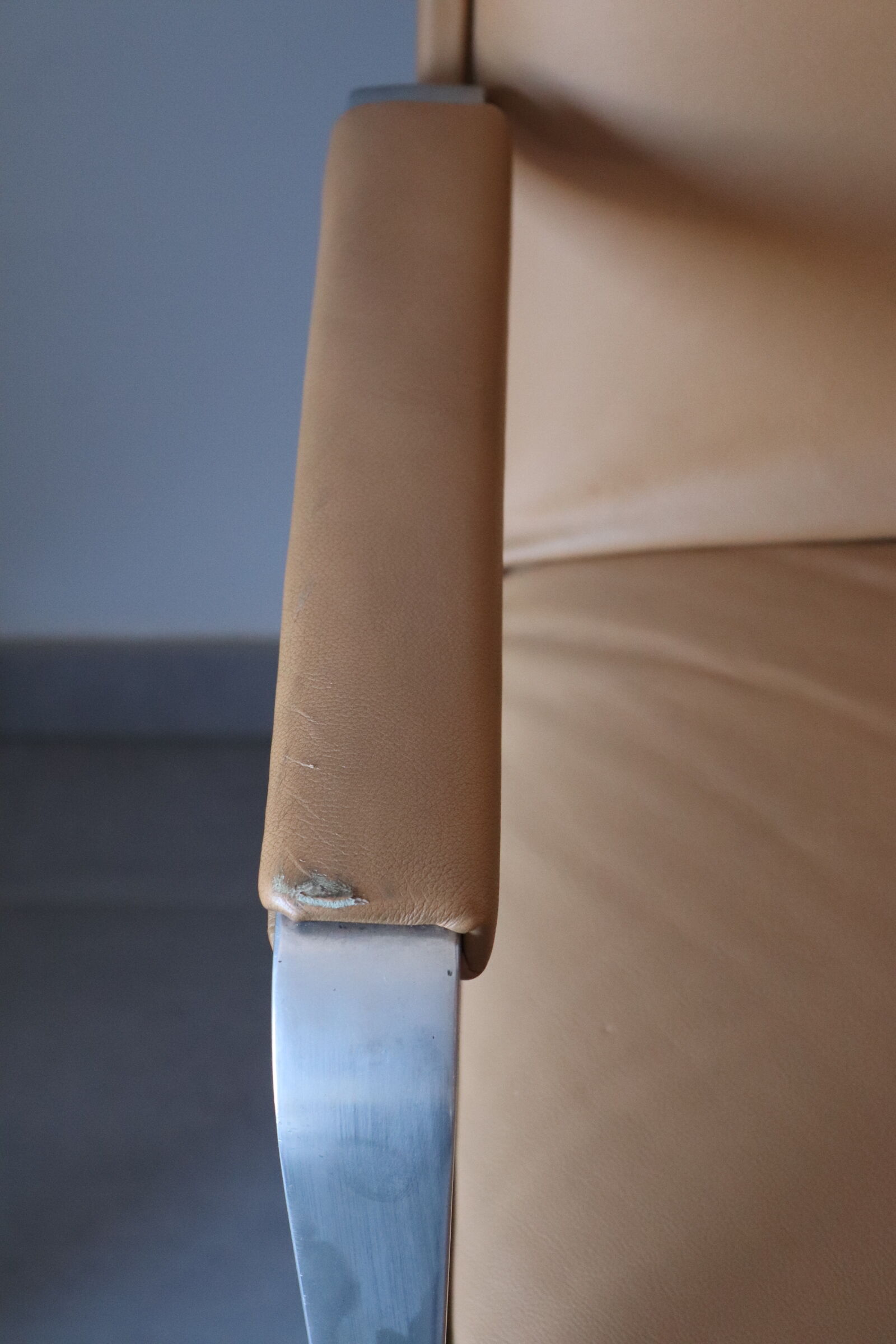 Delta 2000 Wilkhahn armchair in camel leather