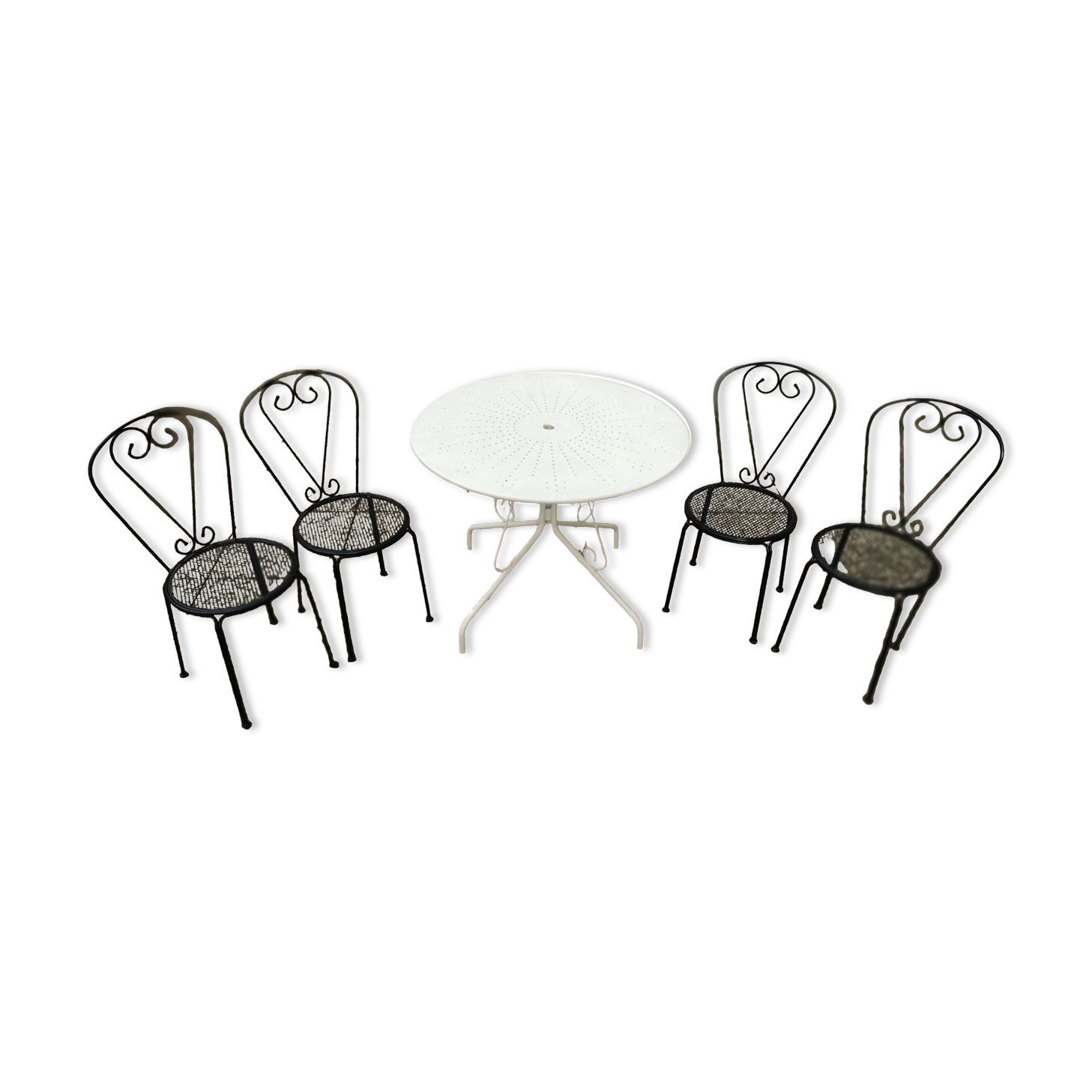 Salon de jardin, Table ronde blanche en fer forgé. et 4 chaises en acier lourd, noire d’origine