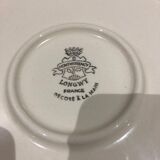 Plat en faïence de Longwy à décor de cerises