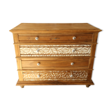 Walnut chest of drawers