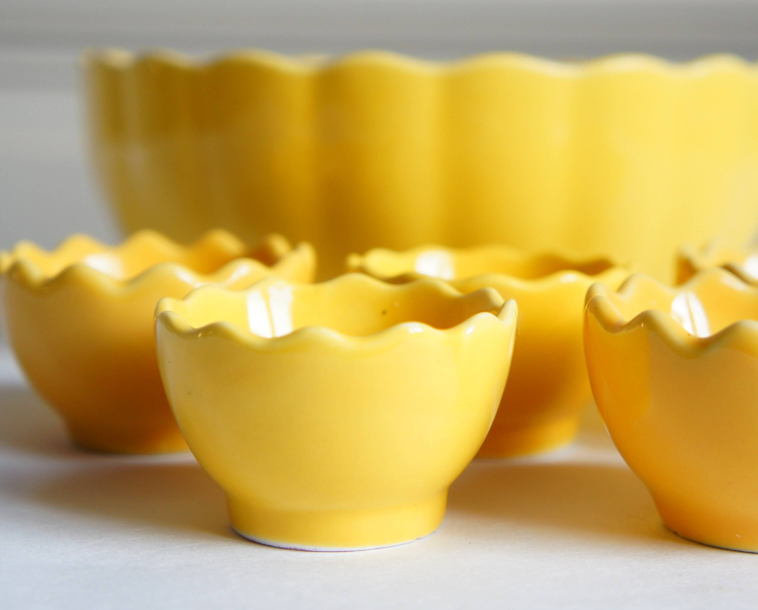 Set de saladier & 6 coquetiers jaune d 'or Afibel