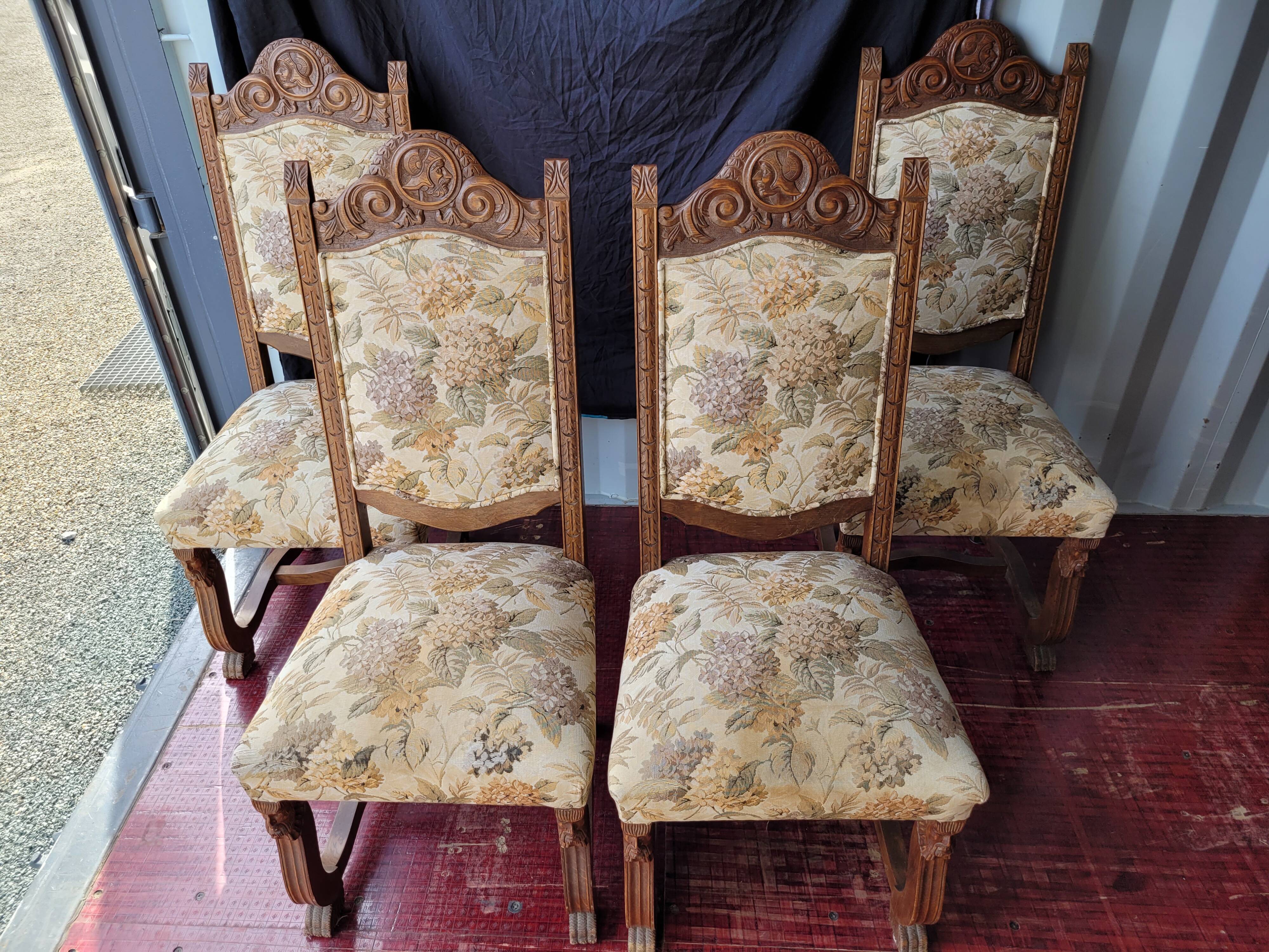 Chaise en bois tapissée