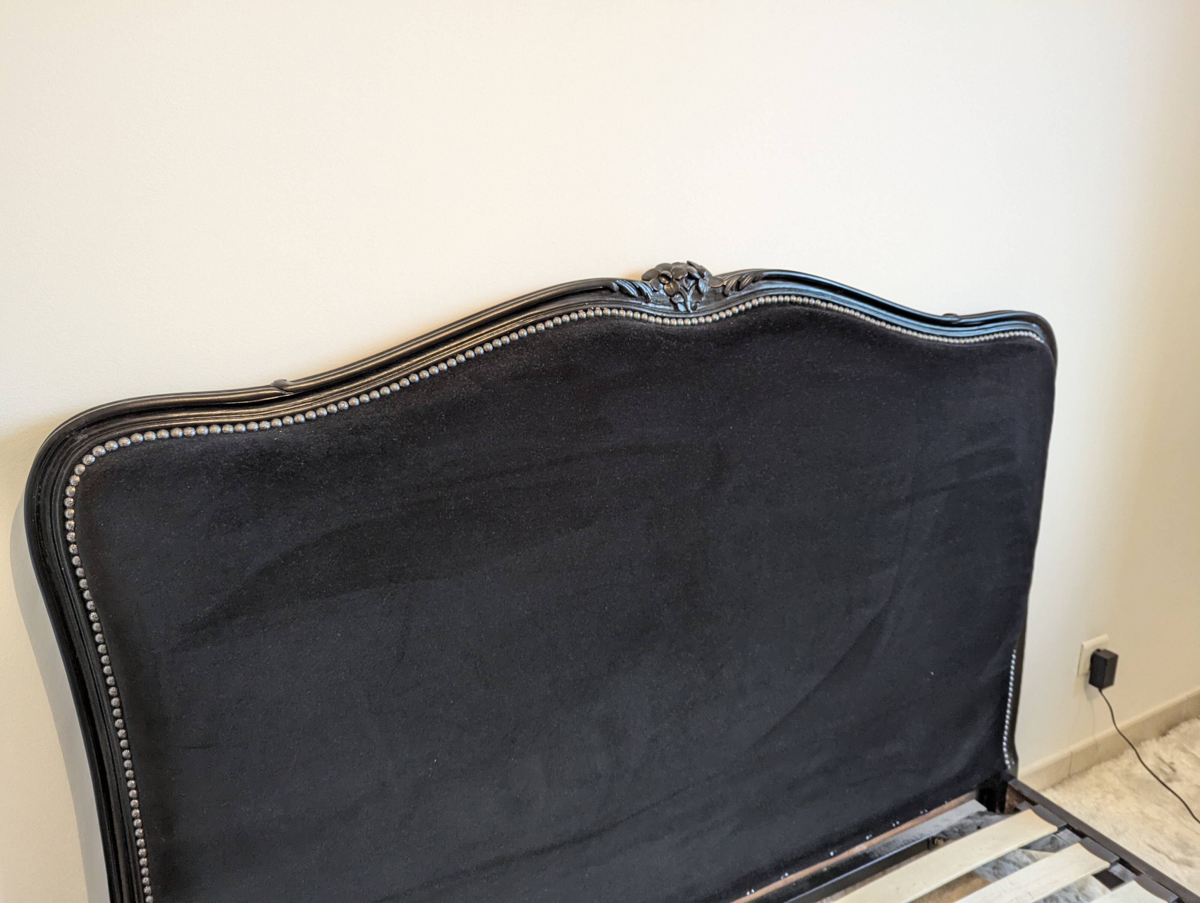 Black velvet bed 140x190