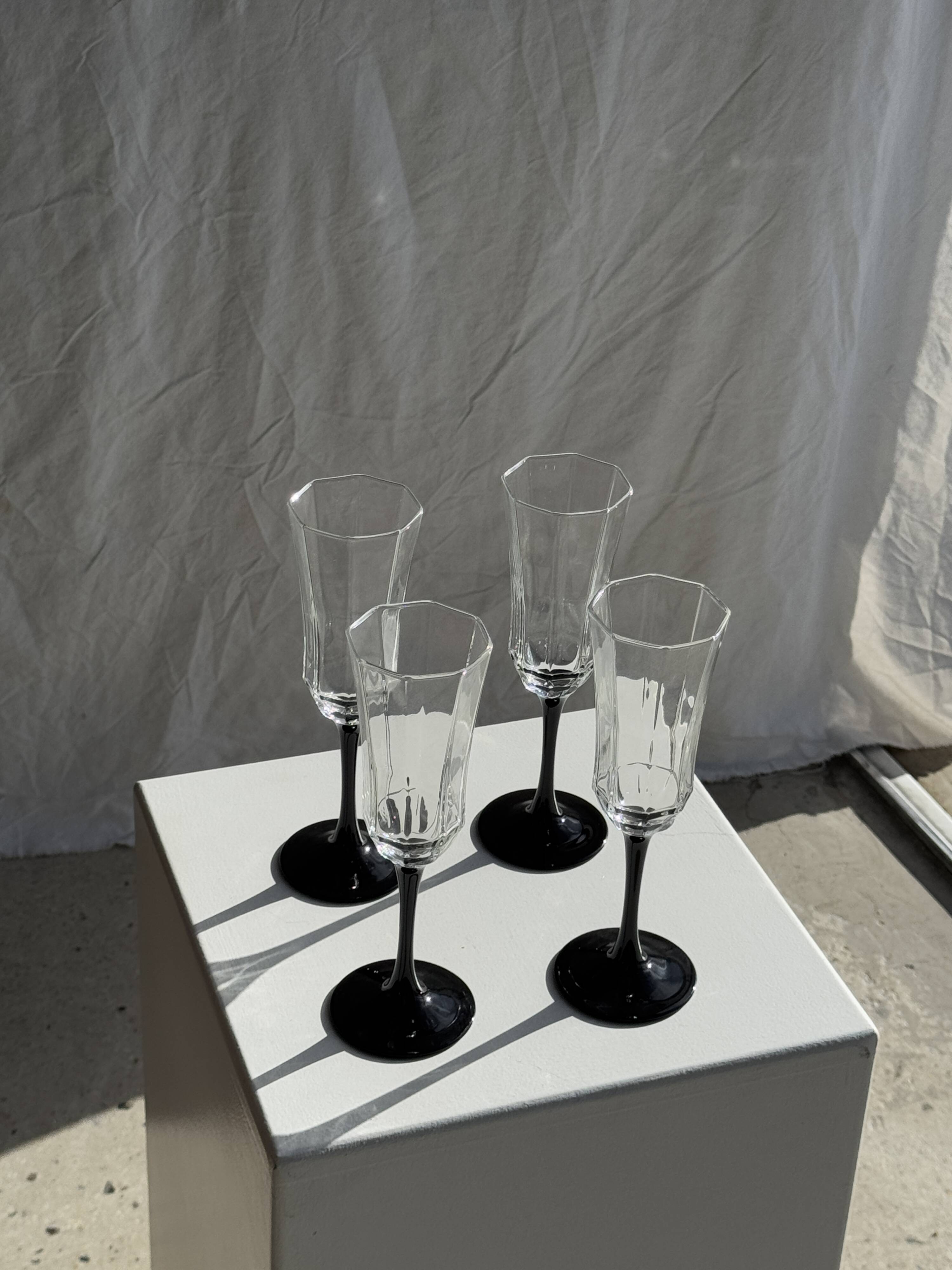4 large Luminarc Octime vintage octagonal champagne flutes with black foot